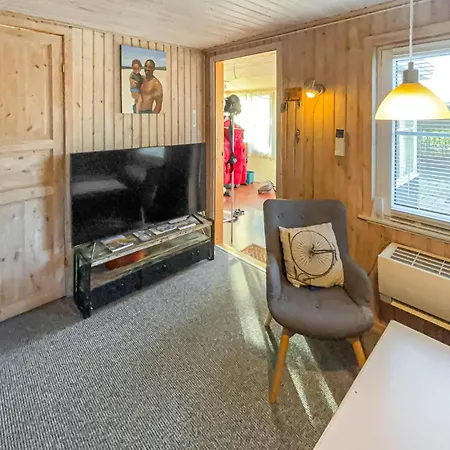 2 Bedroom Gorgeous In V Ferienhaus *