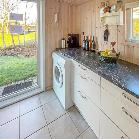 2 Bedroom Gorgeous In V