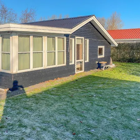2 Bedroom Gorgeous In V Prázdninový dům Esbjerg