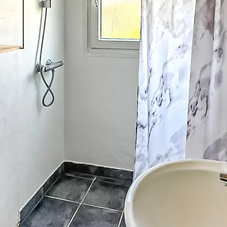 Prázdninový dům 2 Bedroom Gorgeous In V