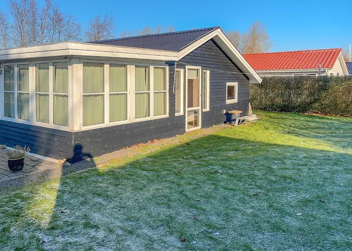 2 Bedroom Gorgeous In V Ferienhaus Esbjerg